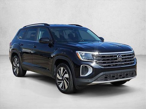 Used 2025 Volkswagen Atlas SE FWD image 3