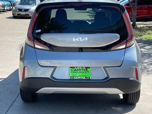 Used 2024 Kia Soul LX w/ Option Group 015 FWD image 5