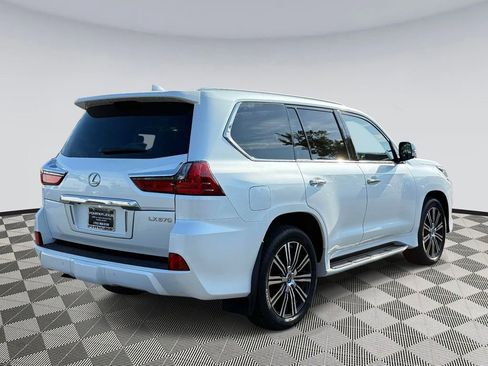 Used 2018 Lexus LX 570 4WD w/ Luxury Package image 2