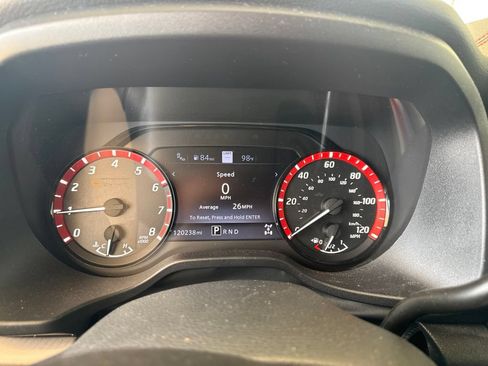 Used 2021 Nissan Titan PRO-4X w/ Pro-4x Convenience Package AWD/4WD image 17
