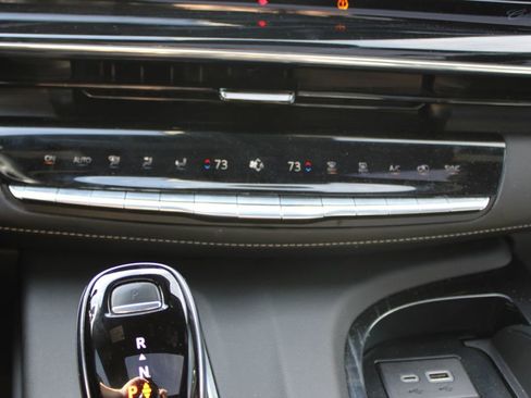 Used 2024 Cadillac Escalade Sport image 35