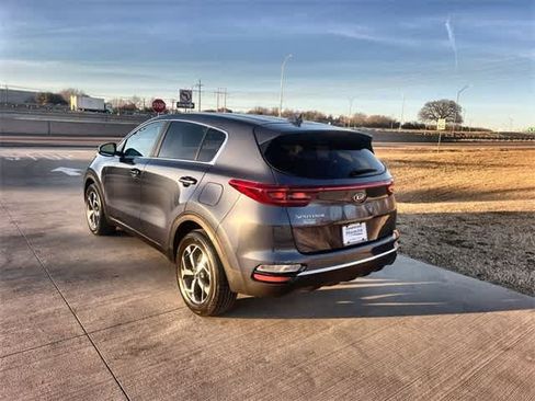 Used 2022 Kia Sportage LX image 5