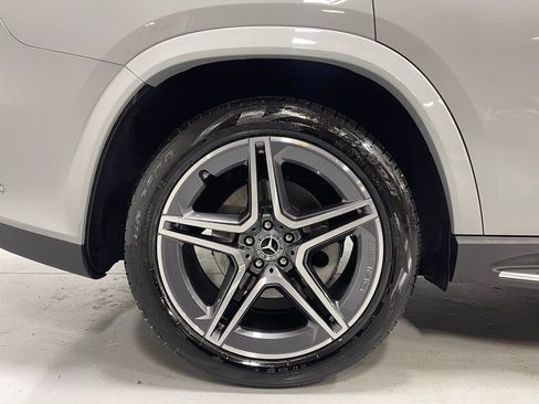 Used 2026 Mercedes-Benz GLS 450 4MATIC image 15