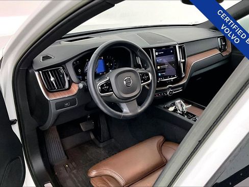 Used 2023 Volvo XC60 B5 Ultimate w/ Protection Package Premier image 17