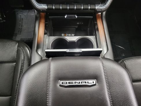 Certified 2025 GMC Yukon XL Denali image 18