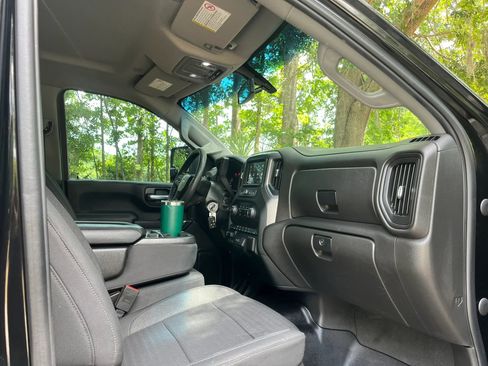 Used 2022 Chevrolet Silverado 2500 Custom w/ Custom Value Package AWD/4WD image 18
