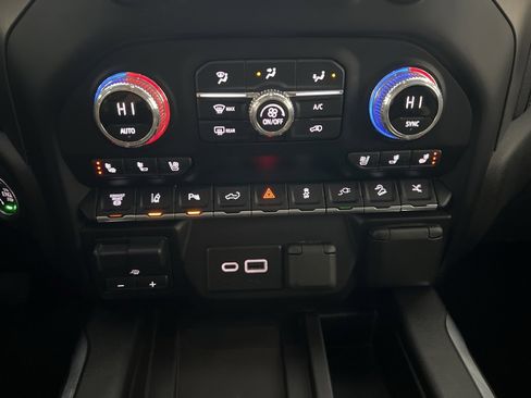 Used 2022 GMC Sierra 2500 Denali image 16