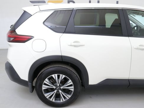 Used 2023 Nissan Rogue SV image 10