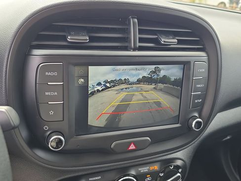 Certified 2025 Kia Soul LX image 23