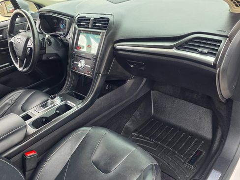 Used 2017 Ford Fusion Titanium image 23