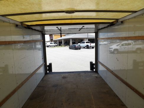 Used 2017 GMC Savana 3500 Extended RWD image 38