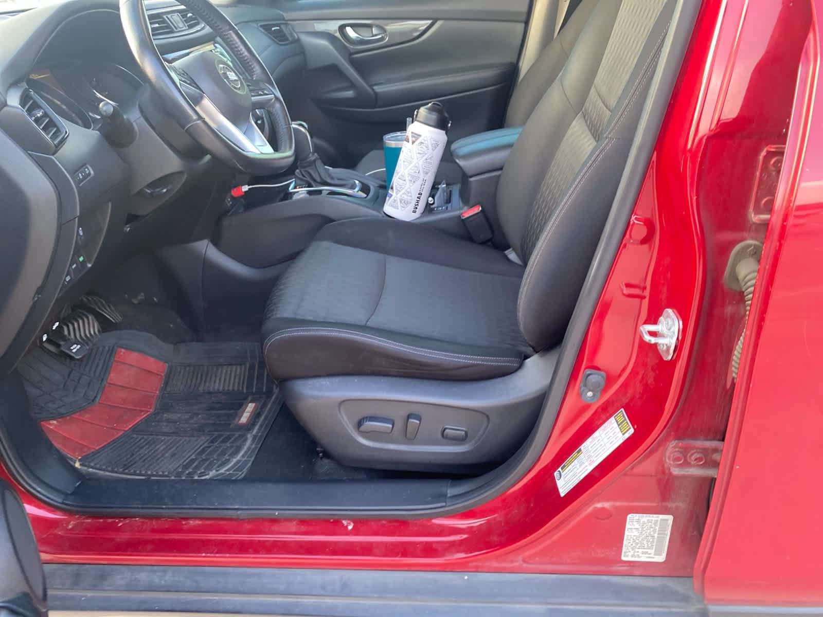 Used 2017 Nissan Rogue SV AWD/4WD image 11