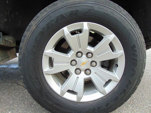 Used 2022 Chevrolet Colorado LT w/ Fleet Safety Package image 9