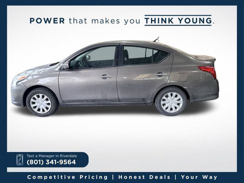 Used 2016 Nissan Versa SV image 2