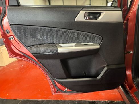 Used 2010 Subaru Forester 2.5X Premium image 28