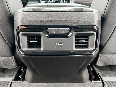 Used 2024 GMC Sierra 1500 AT4 w/ Technology Package image 20