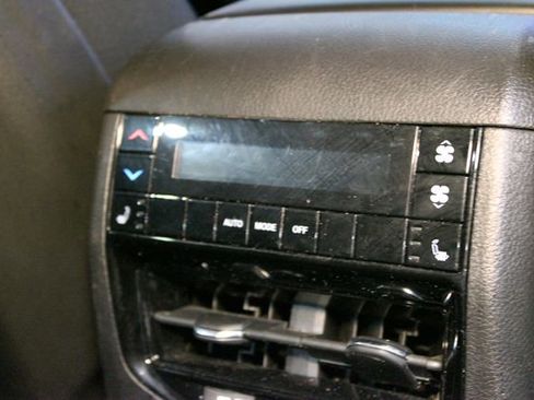 Used 2023 Jeep Grand Cherokee L Limited AWD/4WD image 15