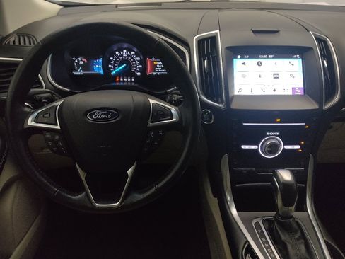 Used 2018 Ford Edge Titanium w/ Ford Safe & Smart Package FWD image 22
