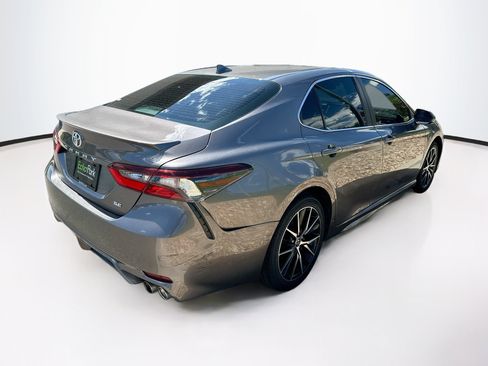 Used 2021 Toyota Camry SE FWD image 9