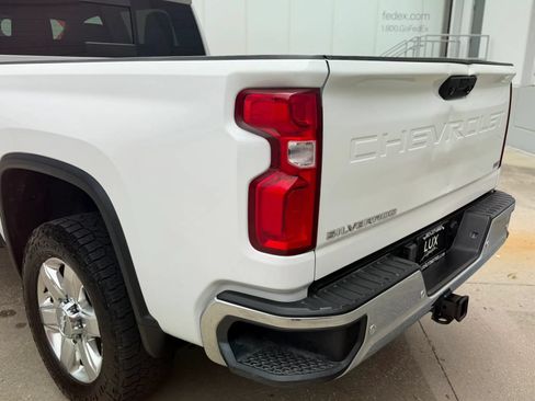 Used 2020 Chevrolet Silverado 2500 LTZ w/ LTZ Premium Package AWD/4WD image 13