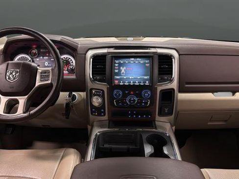 Used 2018 RAM 1500 Laramie AWD/4WD image 10