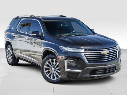 Used 2023 Chevrolet Traverse Premier image 2