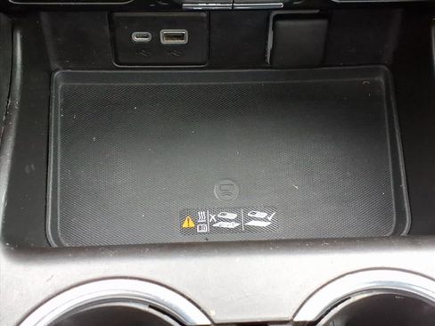 Used 2021 Chevrolet Suburban RST w/ Luxury Package image 21