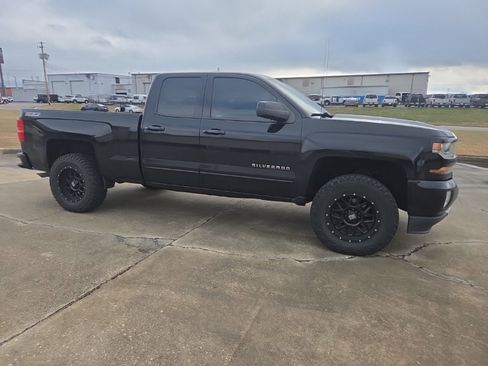 Used 2017 Chevrolet Silverado 1500 LT w/ All Star Edition image 10