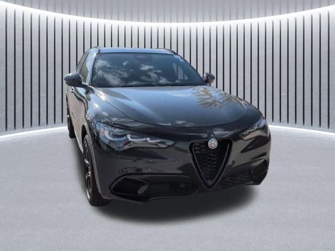 Used 2025 Alfa Romeo Stelvio Sprint AWD/4WD image 4