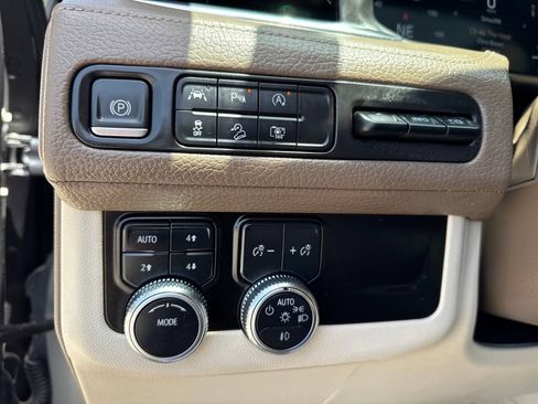 Used 2023 GMC Yukon Denali AWD/4WD image 29