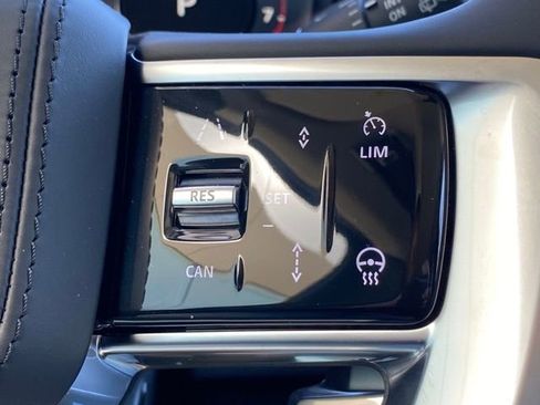 New 2025 Land Rover Range Rover SE image 23