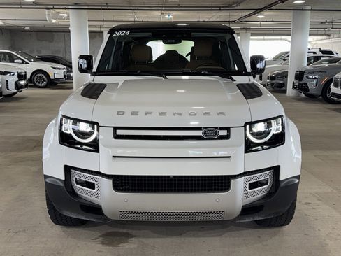 Used 2024 Land Rover Defender 110 SE AWD/4WD image 3