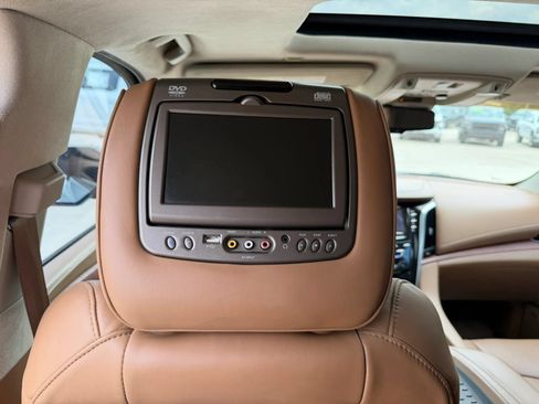 Used 2016 Cadillac Escalade Platinum AWD/4WD image 42