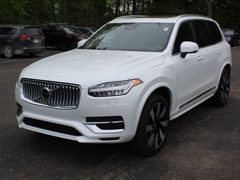 Certified 2023 Volvo XC90 T8 Ultimate AWD/4WD image 9