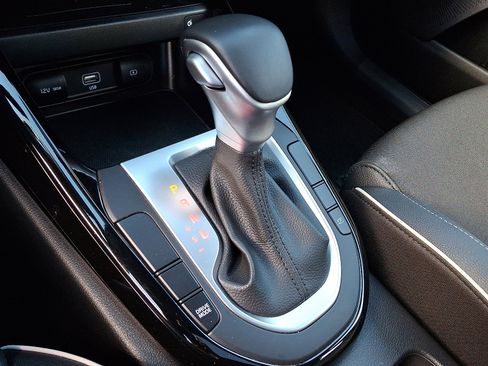 Used 2023 Kia Forte GT-Line w/ GT-Line Premium Package image 15