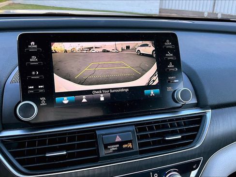 Used 2018 Honda Accord EX image 26