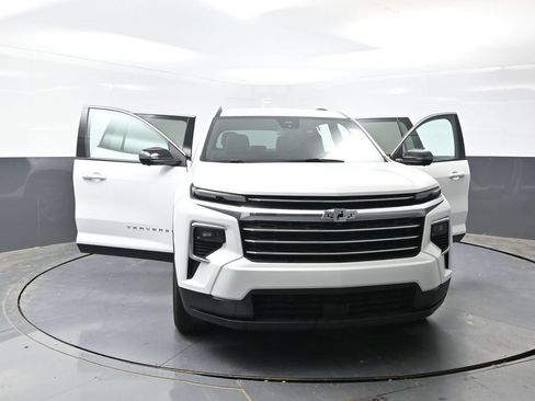 Used 2024 Chevrolet Traverse LT FWD image 59