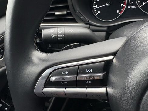 Used 2022 MAZDA MAZDA3 s image 22