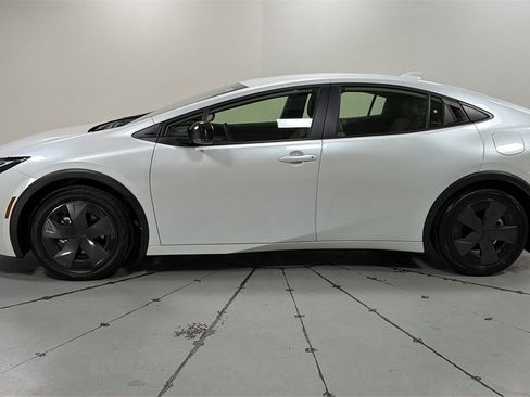 Certified 2025 Toyota Prius LE image 8