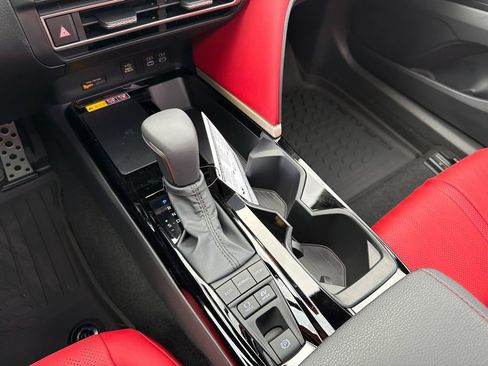 New 2026 Toyota Camry Hybrid FWD image 30