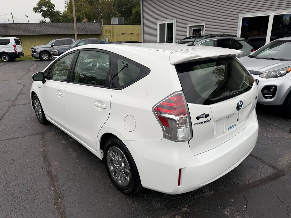 Used 2017 Toyota Prius V Two FWD image 3