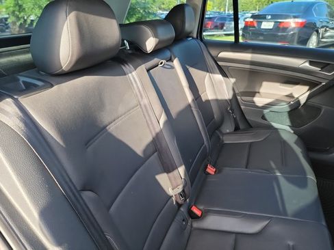Used 2015 Volkswagen Golf TDI SE FWD image 16