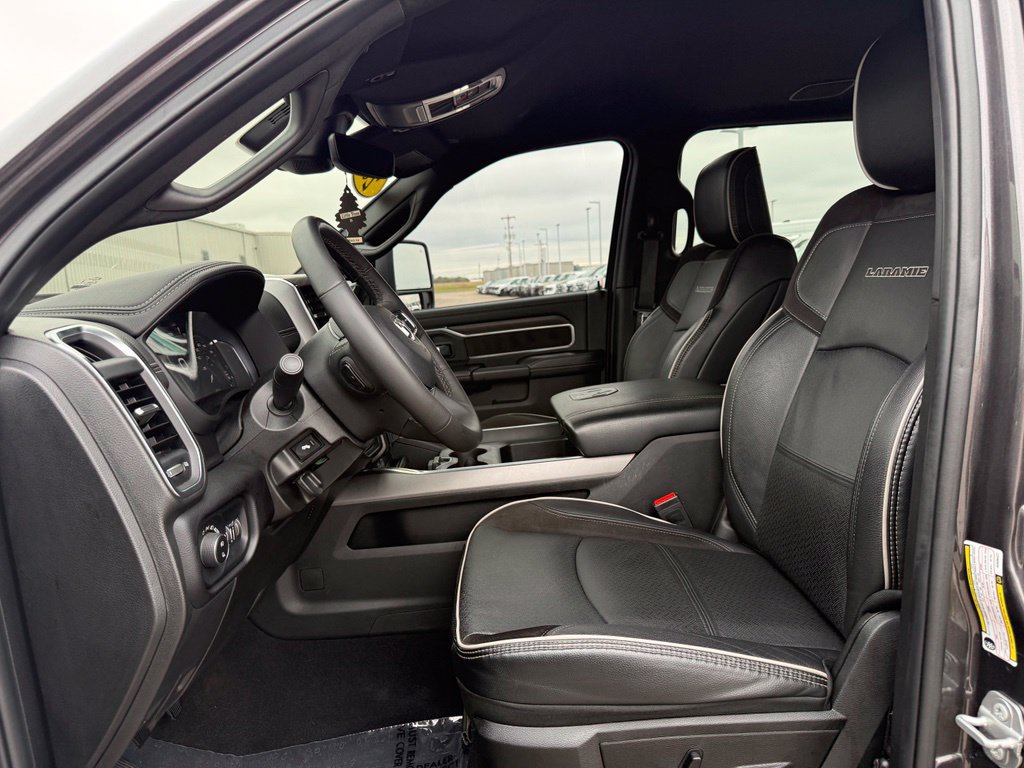 Used 2025 RAM 2500 Laramie w/ Night Edition AWD/4WD image 5