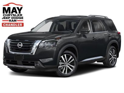 Used 2024 Nissan Pathfinder Platinum w/ Cargo Package