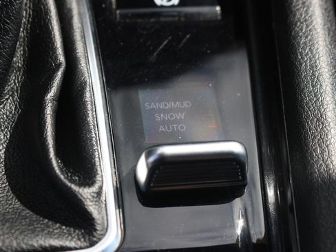 Used 2024 Jeep Compass Latitude AWD/4WD image 26
