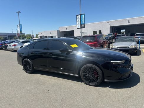 Used 2025 Honda Accord SE image 2