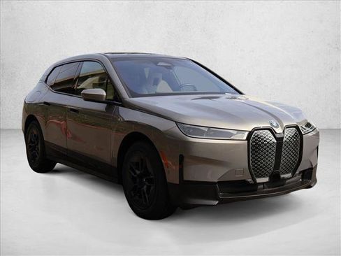 Certified 2023 BMW iX xDrive50 AWD/4WD image 4