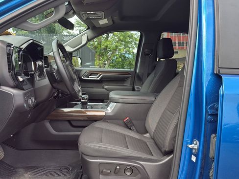 Used 2024 Chevrolet Silverado 1500 RST AWD/4WD image 9