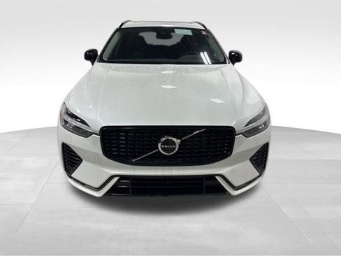 Used 2025 Volvo XC60 T8 Plus w/ Climate Package image 11
