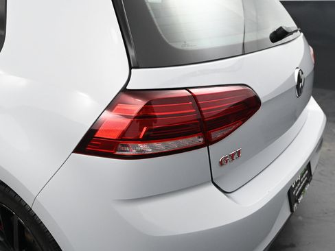 Used 2021 Volkswagen GTI SE image 11